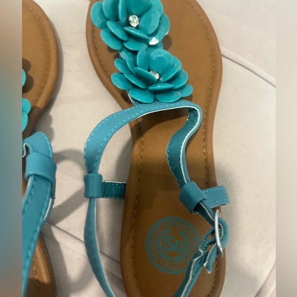 NWOT SO Sandals - Picture 3 of 7